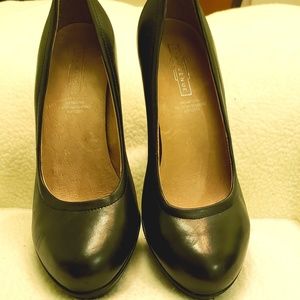 Fifth Avenue Black Platform Pumps